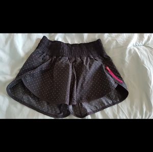 Lululemon polka dot shorts nwot